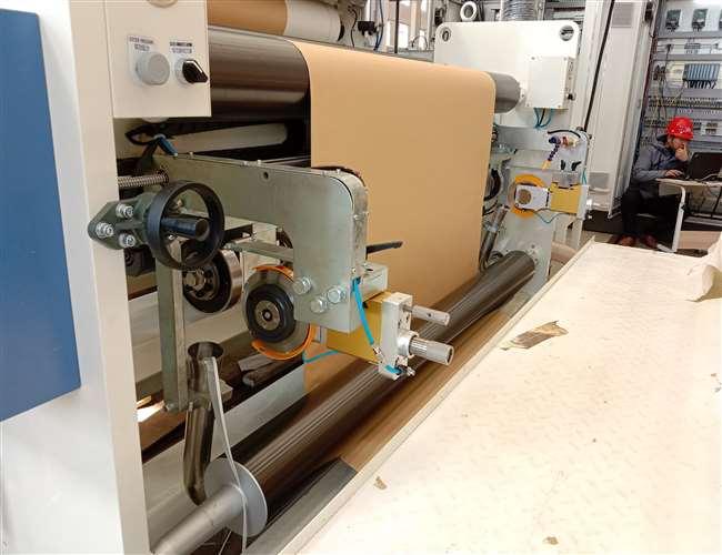 Máy ép đùn giấy cuộn giấy tự động tốc độ cao 200m / phút 2