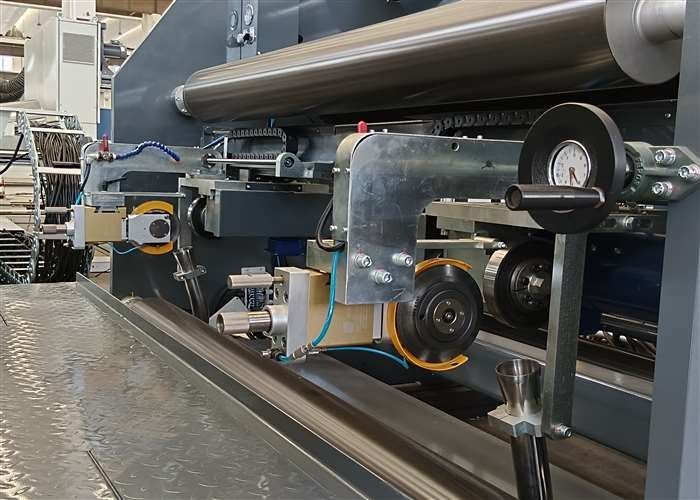 300M / phút Tốc độ sản xuất Máy pha trộn giấy ép vỏ bằng vỏ vỏ