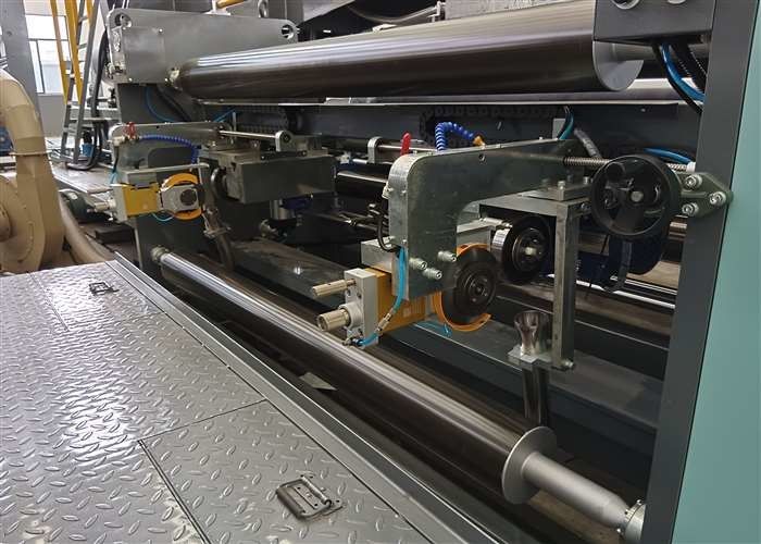 Công suất 200 - 400 kg / giờ Máy sơn lớp phủ ép Max. Tốc độ sơn 200 M/min