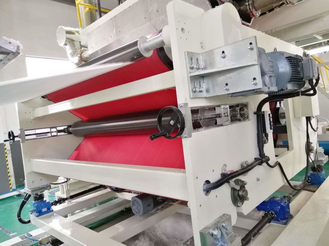 Máy dệt vải tan chảy theo chiều dọc Giữ ổn định Chất lượng sản phẩm Trắng và xanh