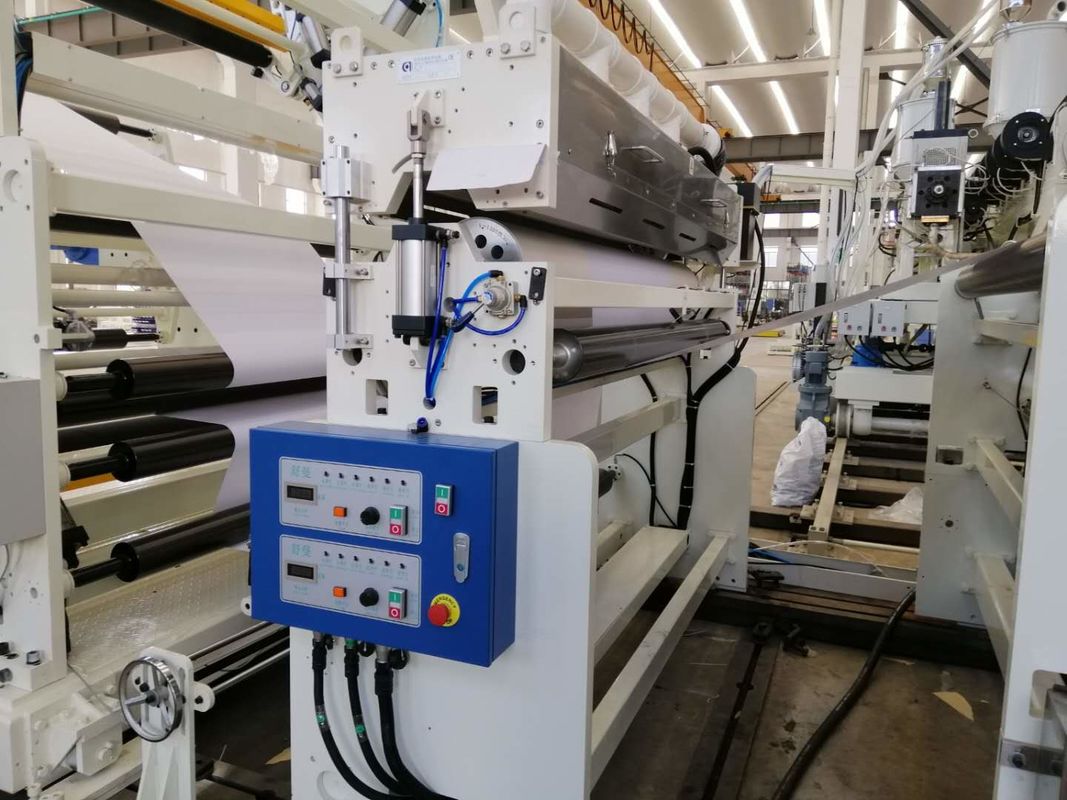 1200-1600mm Máy làm mỏng giấy không dệt lớn tự động với 2 vòng quay tự động trục không khí tốc độ cao Màu trắng xanh