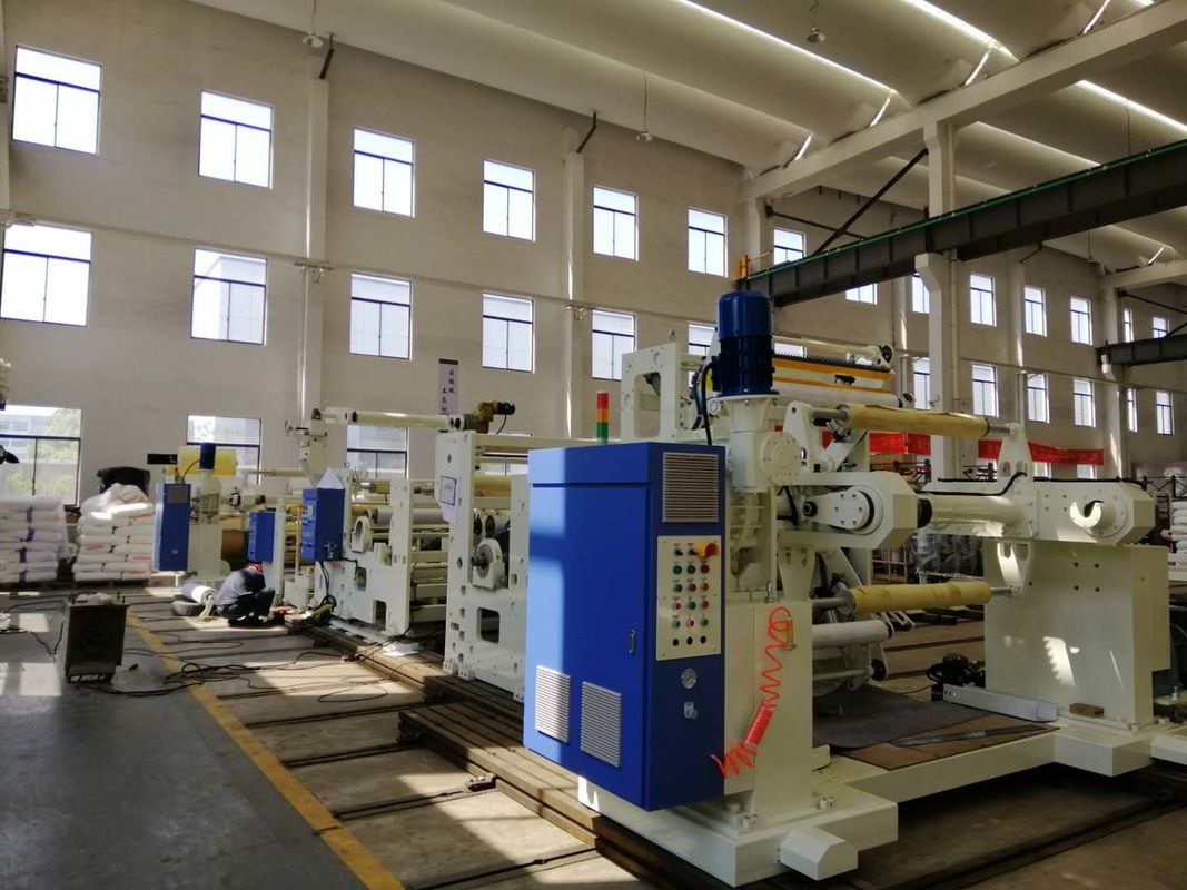 Máy ép đùn nhựa hiệu suất cao tự động với thiết kế vít đặc biệt có màu trắng và xanh