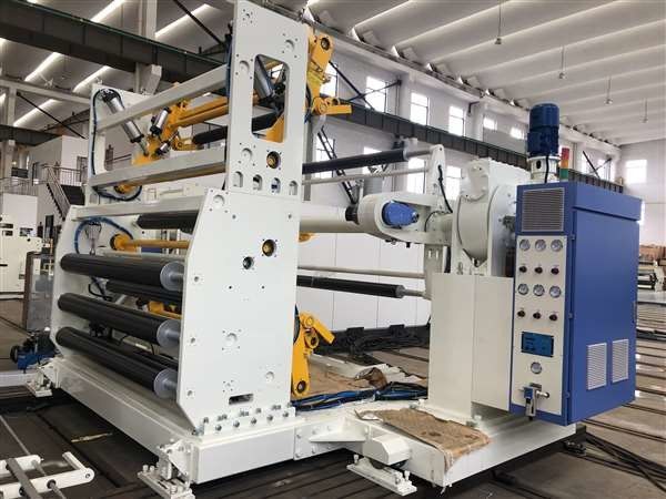 200- 400 Kg/h Công suất sản xuất Máy làm mỏng giấy ép cốc với lớp phủ